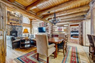 Luxury Log Cabin Hot Tub & Gourmet Kitchen - 5