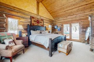 Luxury Log Cabin Hot Tub & Gourmet Kitchen - 2