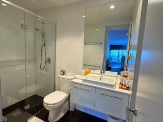 Southbank 2BR APT with Parking walk to Crown and CBD - 2