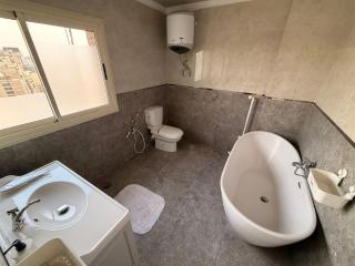 Large 4 Bedroom Stay Ideal for Big Groups - 9