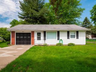 Beautiful Ranch with Outdoor Patio and Room for 6 - 5