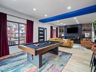 PoolTable - Hot Tub - FirePit - Games - Bunk Slide - Wet Bar - 2