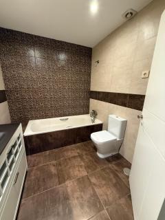 Room Madrid BarrioChino by Roomfree - 9