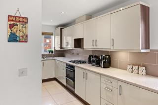 NEW Stylish 3 Storey Townhouse Free Parking - 6