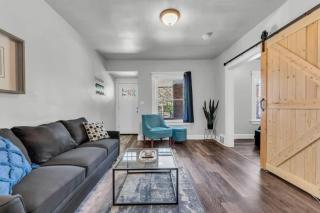 Bright 2BR South Hills - Old Brooklyn Home - 0