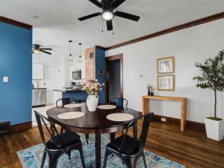 Modern & Cozy 2BR Retreat Near West Blvd - 1