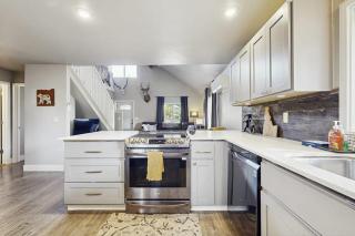 Cozy Lofted Cottage 1 Miles to Downtown - 8