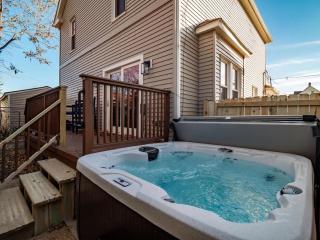 Cleveland Escape - Hot Tub - Karaoke Machine - Sleeps 12 - 9