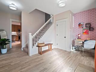 Cleveland Escape - Hot Tub - Karaoke Machine - Sleeps 12 - 1