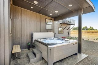 Modern Retreat with Hot Tub Walk to Lake - 6