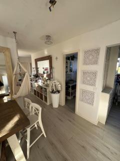 Luxury Gold Coast 5rms Apt- Garden & lake view! - 5