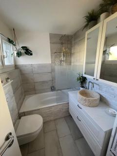 Luxury Gold Coast 5rms Apt- Garden & lake view! - 3