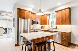 McCall Townhome with EV Charger Downtown - 3