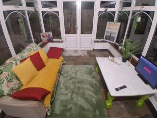 Central Bedford FREE Parking & Private Garden& Conservatory Perfect for large group of people - 7