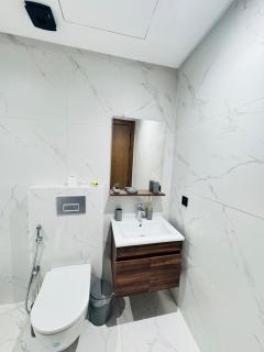 Modern Studio near CFC & Cheikh Khalifa - 2 Bathrooms - Parking - 3