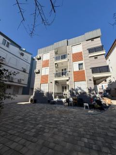 Giss family home apart 4 - 9