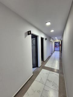 Dpto 4 pers -pileta- cochera- centro Carlos Paz M - 1