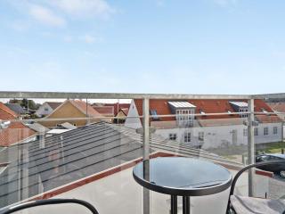 Two-Story Loft with Large Terrace - 9