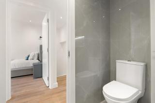 Spacious 2BR Stay in Beckenham for Families - 4