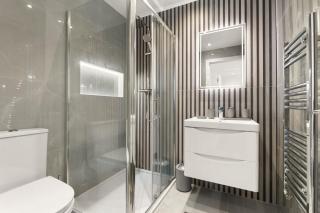 Spacious 2BR Stay in Beckenham for Families - 7