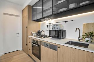 1 Bed Apartment Near Southbank Dining - 6