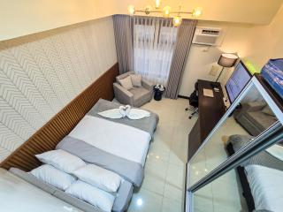 Aurora Escalades Haven 1 - 1