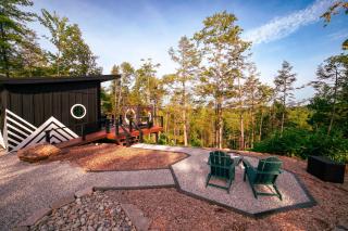 All Seasons Escape - Romantic RRG Cabin, Hot Tub, Firepit, Forest Views - 1