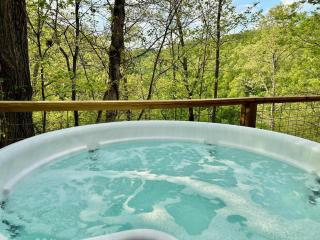 Woodland Escape - Hot Tub RRG Brand New - 5