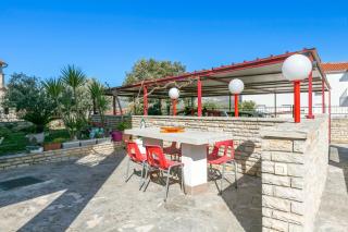 Apartments by the sea Trogir - 25303 - 4
