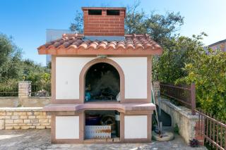 Apartments by the sea Trogir - 25303 - 2