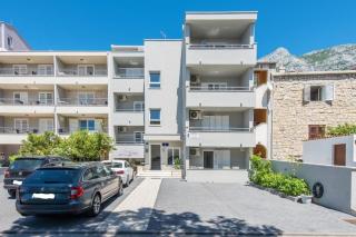 Apartments by the sea Makarska - 25383 - 9