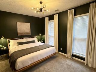 Townhome 3 Blocks to Mass Ave - Play & Unwind - 5