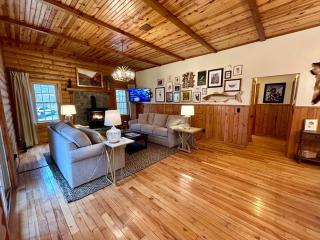 Appalachian Lookout RRG - Hot Tub - Wifi - 1