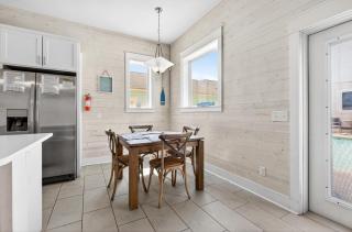 Family Sleeps 18 5 Minutes to beach Pool - 6