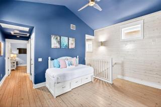 Family Sleeps 18 5 Minutes to beach Pool - 1