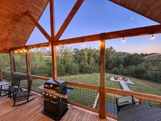 Belay Station Hot Tub - Arcade Loft RRG Escape - Modern hilltop cabin with arcade loft - fast WiFi - 9