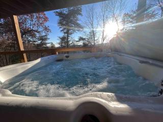 Wild Turkey Overlook - Two Decks Incredible Views Hot Tub - 1