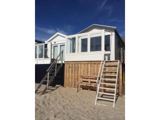 Cozy Beachfront Retreat with Scenic Terrace - 9