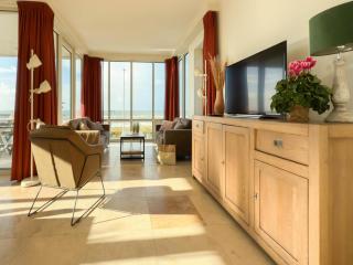 Premium Beachfront Villa with Balcony - 4