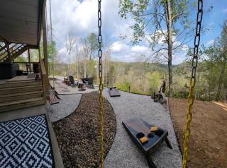 Waldens Wonder - Artful Cabin with Sweeping Valley View - 9