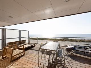 Luxury Seaview Apartment for 4 - 6