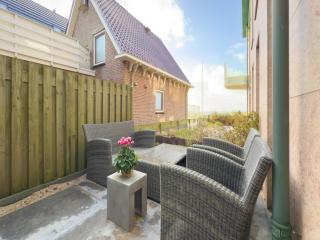 Egmond Boulevard Home with Parking - 6