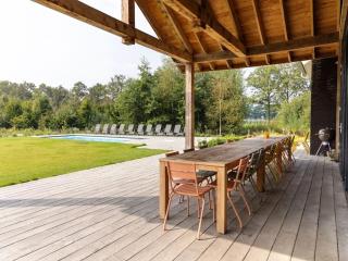 Villa with Heated Pool, Sauna - 8