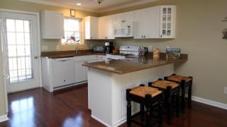 Poolside Paradise Condo - Cape May - 2