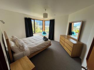 Central Queenstown Apartment - lake views, private & quiet - 5