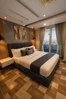 Luxury 2 Bedroom Sky Suite at Gold Crest Lahore with City Views, Xbox & Foosball - 3