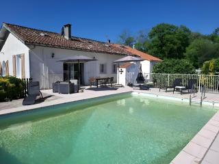 Villa in St Denis with Pool & Pyrenees View - Saint-Denis - 0