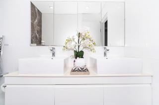 Chic Rose Bay Pad with HUGE outdoor sunny balcony - 3