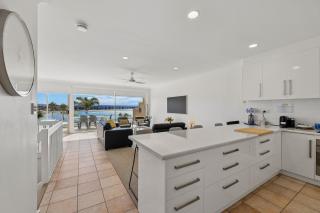 114 At the Bluff -123 Franklin Pde, Encounter - 2