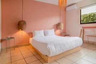 PORFIRIO 2 · Two Houses Seven Bedroom Group Retreat - 5